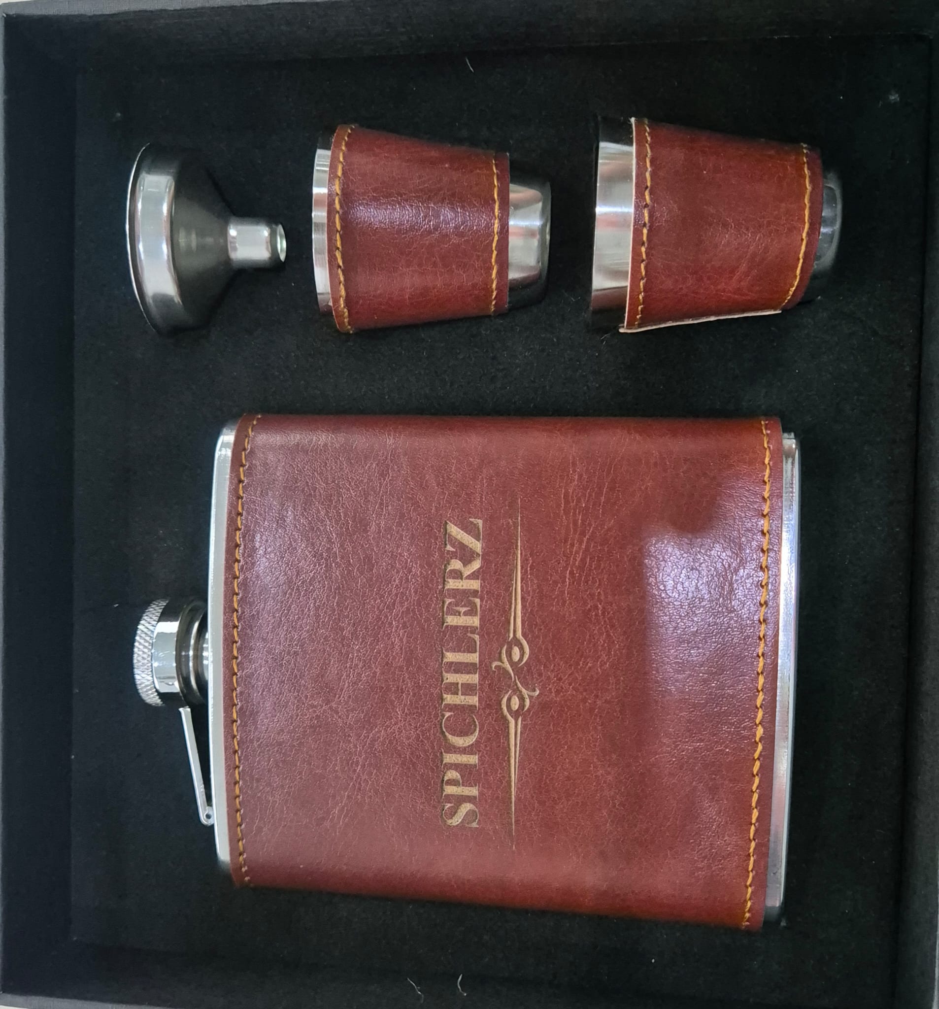 Hip flask Spichlerz